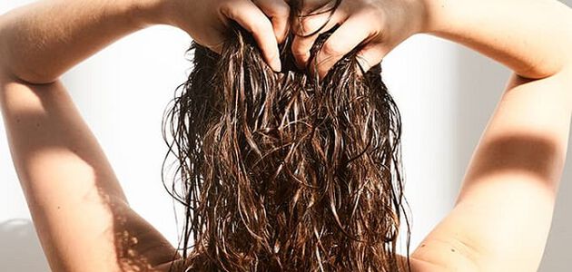 application pres shampoing