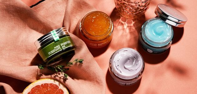 Peeling und Gesichtsmaske 