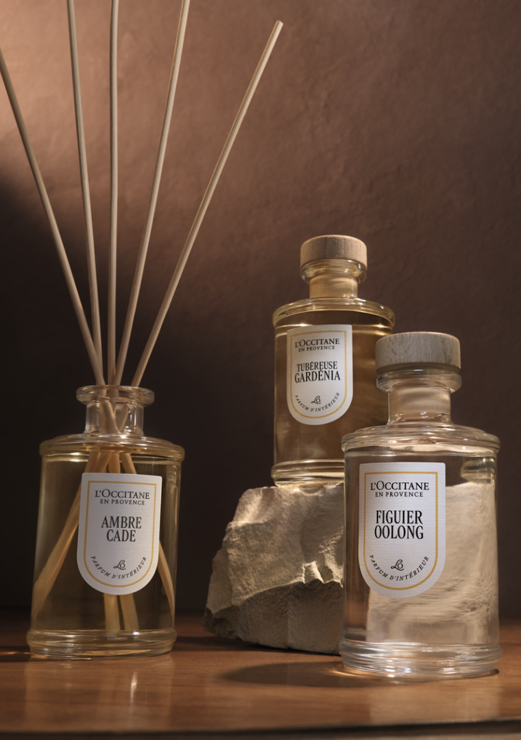 Het interieurparfum om een geurende sfeer te creëren